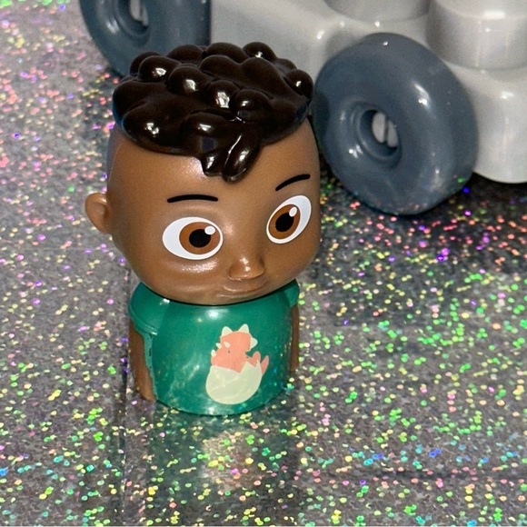 CoComelon Build A Car CODY MAIL TRUCK Toy 4 Piece Building Set - Picture 10 of 15